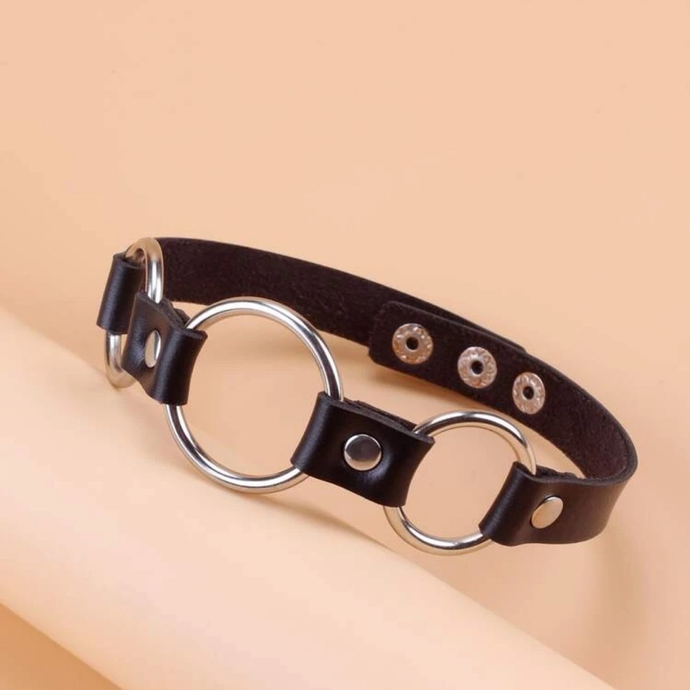 π€ Awesome Triple O Ring PU Leather Choker π€ - Picture 4 of 4